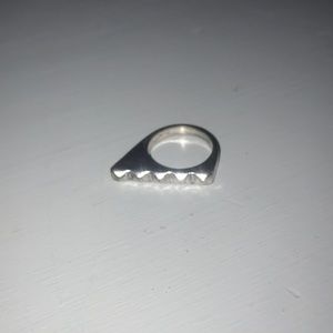 Studded asymmetrical ring💍